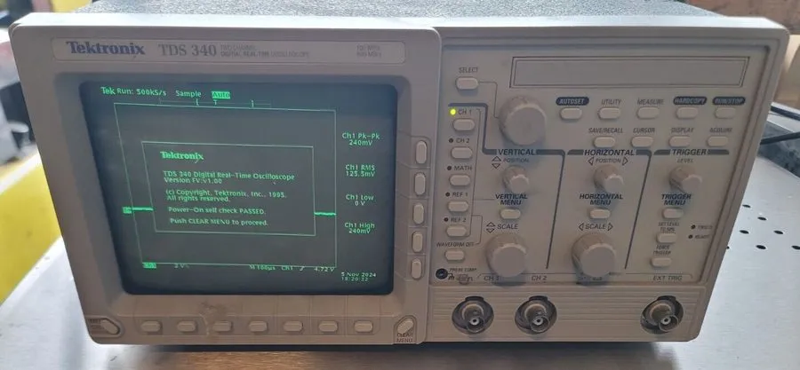 Осциллограф TEKTRONIX TDS340 Digital Oscilloscope 100MHz 2-ch 500 MS/s