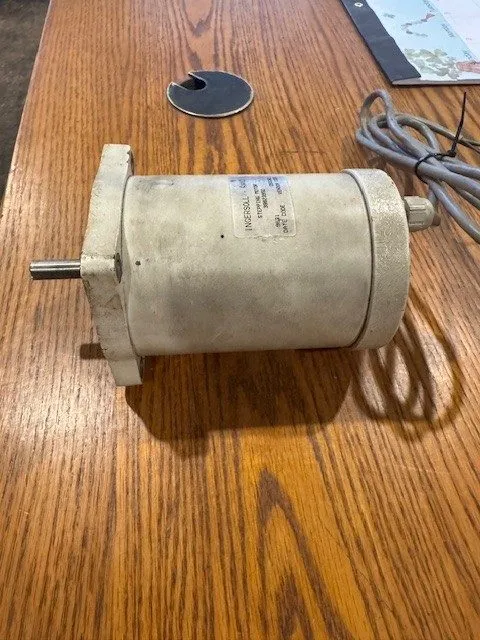 Шаговый двигатель Ingersoll Rand 39823950 Stepper Motor Including Coupling — фото лота 2