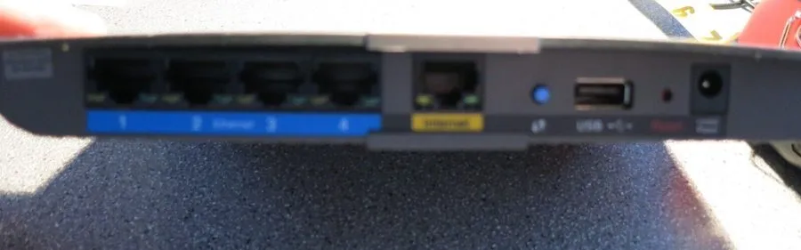 Маршрутизатор Cisco Linksys EA4500 Dual-Band N900 WiFi Router Gigabit USB