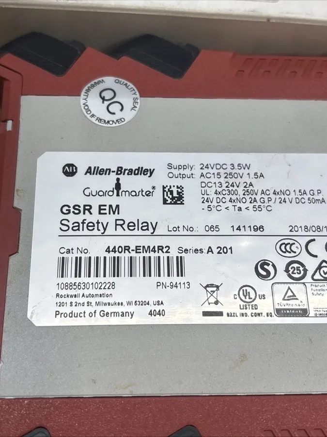 Реле безопасности Allen-Bradley Guardmaster GSR EM Safety Relay 440R-EM4R2 Ser A