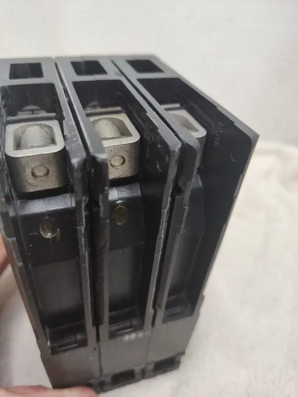 Автоматический выключатель ITE/SIEMENS SENTRON SERIES CIRCUIT BREAKER ED43B110 1 — фото лота 4
