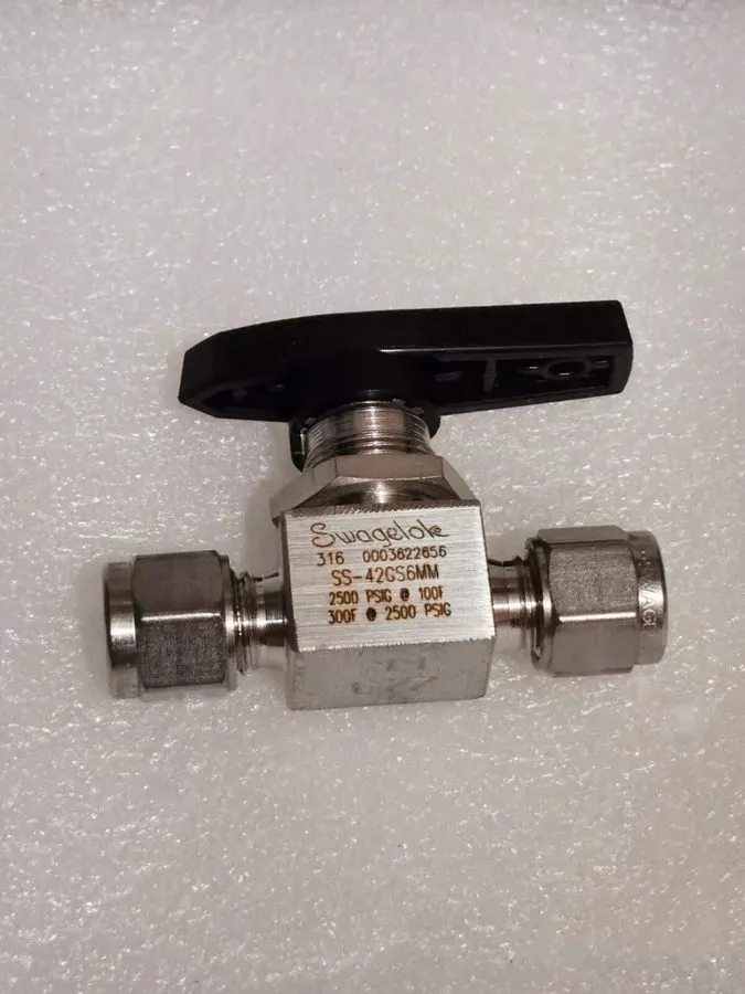 Клапан Swagelok SS-42GS6MM stainless steel ball valve