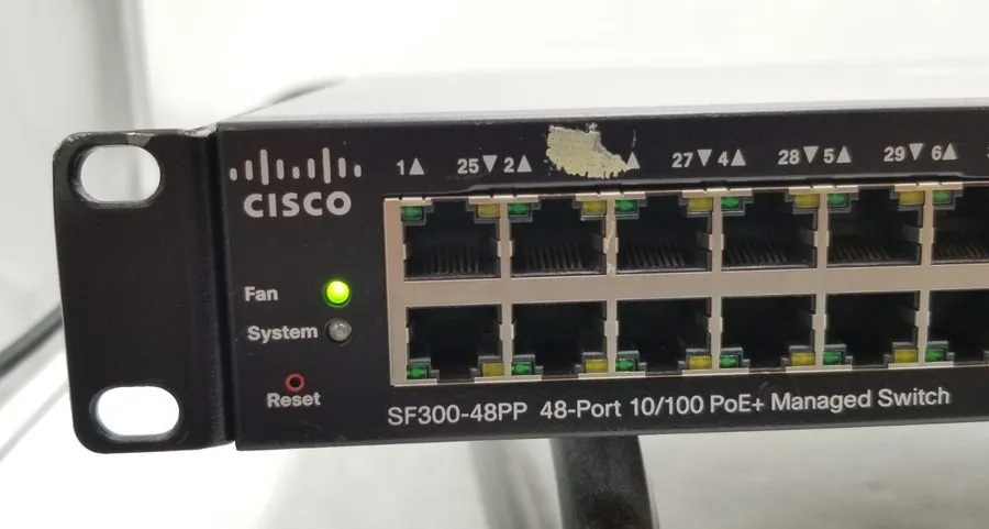 Коммутатор Cisco SF300-48PP-K9 V03 48-Port 10/100 PoE+ Managed Switch