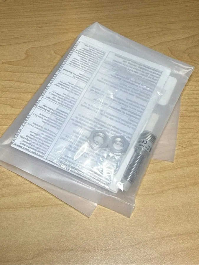 Датчик приближения Omron E2E-X4MD1-M1G Proximity Sensor 12-24VDC — фото лота 3