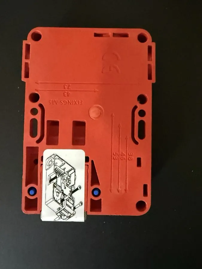 Реле безопасности Allen Bradley TLS2-GD2 Guardmaster Safety Switch 440G-T27177 /