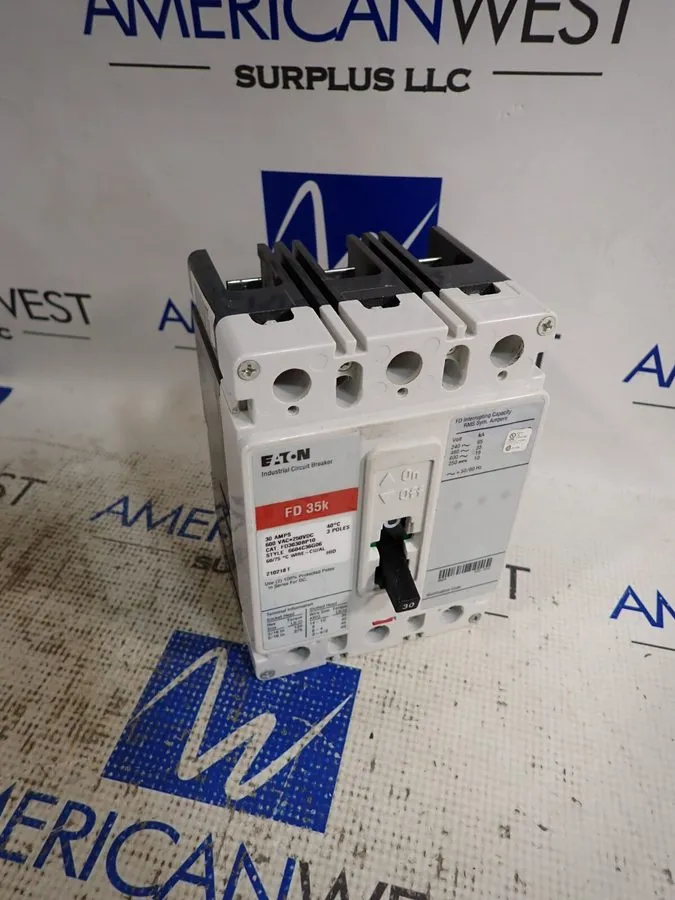 Автоматический выключатель EATON Cutler Hammer FD3030 30 Amp 600 VAC 3 Pole Circ