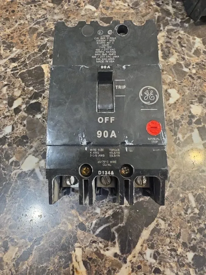 Автоматический выключатель GENERAL ELECTRIC TEY390 TEY 3 POLE 90 AMP 480v CIRCUI