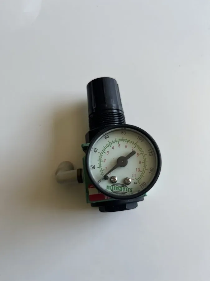 Трубопроводная арматура Numatics R16R-01 Air Pressure Regulator w/ Gauge 0-160 P — фото лота 1