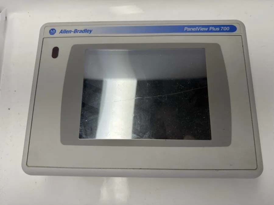 Панель оператора Allen-Bradley 2711P-T7C4B1 PanelView Plus 700 HMI Touch Termina — фото лота 1