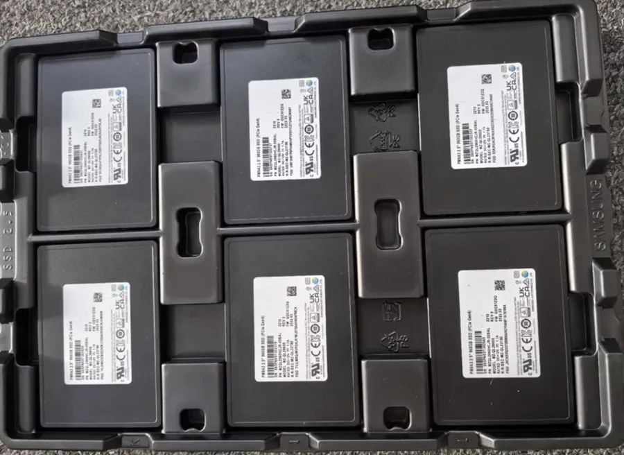 SSD-накопитель Samsung PM9A3 960GB SSD 2.5" NVMe PCIe Gen4 Solid State Drive MZQ — фото лота 1