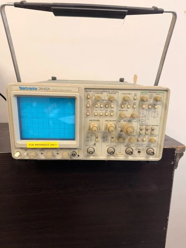 Осциллограф Tektronix 2245A 100MHz 4 Channel Analog Oscilloscope