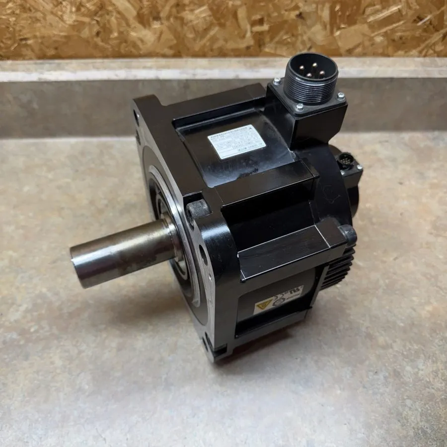 Серводвигатель Yaskawa SGMGV-30A3A21 2.9kW Servo Motor 200V 18.6Nm 1500RPM PREOW