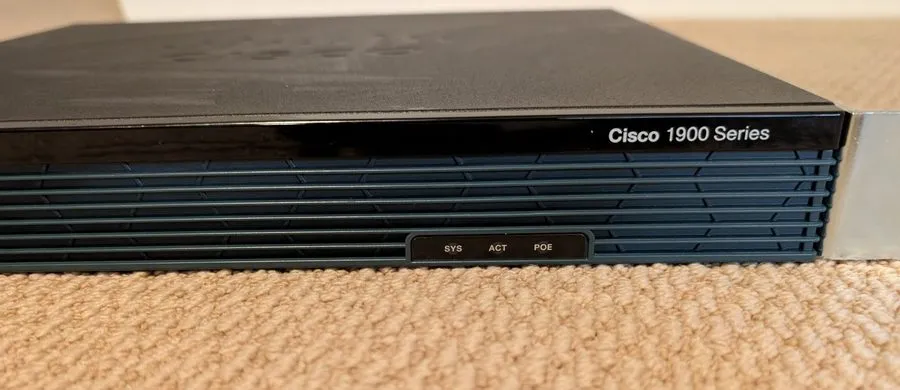 Маршрутизатор Cisco 1900 Series Model 1921 Gigabit Ethernet Service Router