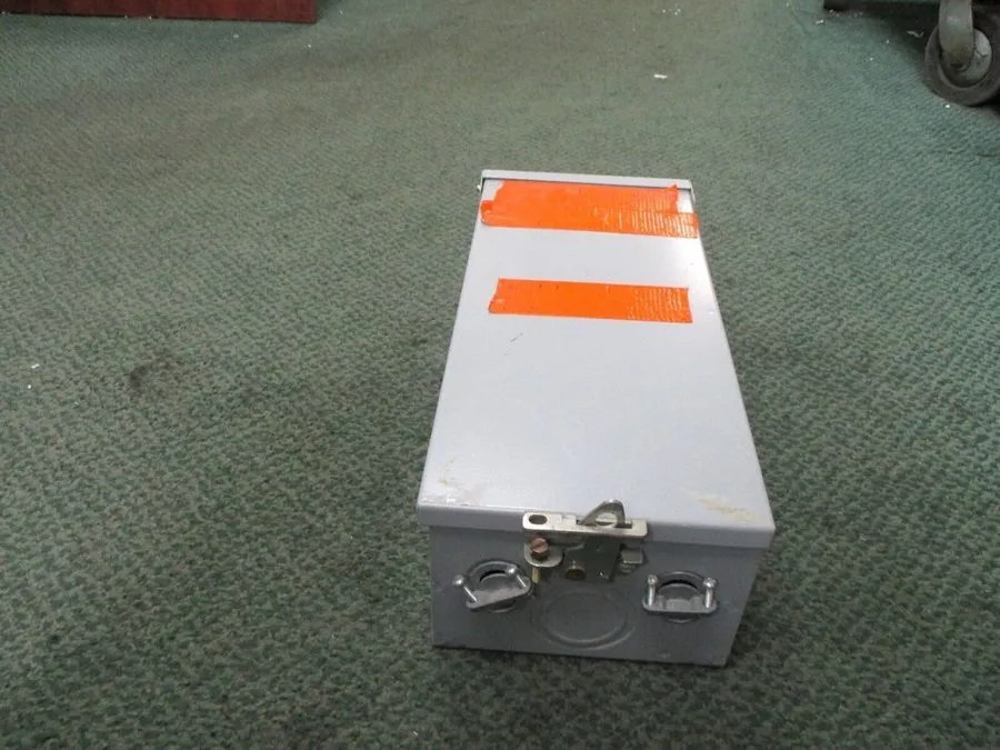 Автоматический выключатель GE Enclosed Circuit Breaker TED134040 40A 480V 3P 3R 