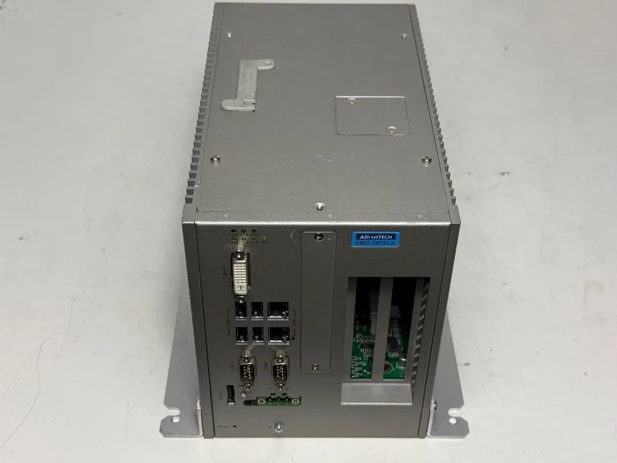 Advantech UNO-3072LA-A13E Intel Atom N270 1.6 GHz, 2gb Ram