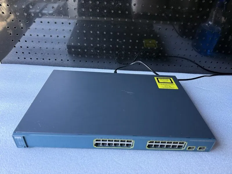 Коммутатор Cisco Catalyst WS-C3560-24PS-S 24-Port 10/100 POE Fast Ethernet Switc — фото лота 1