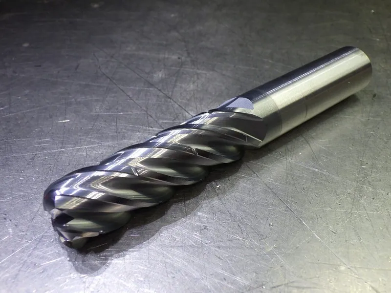 Режущий инструмент IMCO 5/8" 7 Flute Carbide CR Endmill 5/8" Shank .09" R 63561 