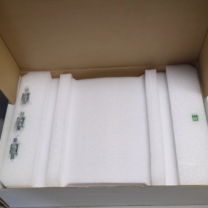 Панель оператора Schneider Electric Harmony HMISTW6700 15 in Wide Color Touchscr