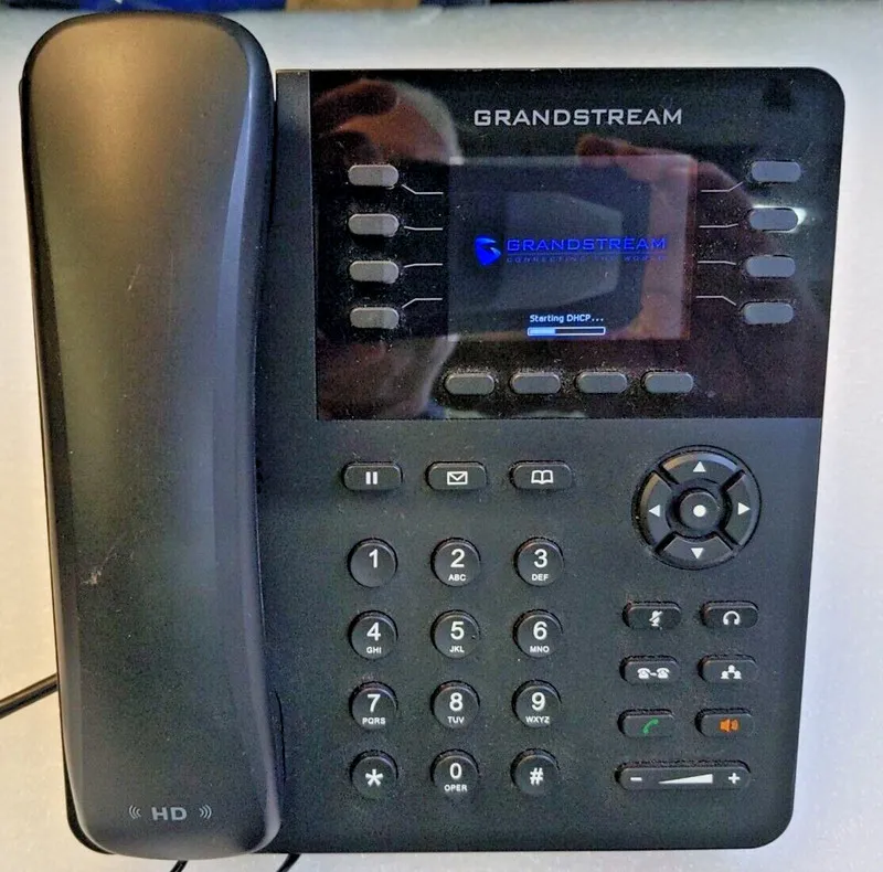 IP-телефон IP Phone 8 Line Enterprise Grandstream GXP2135 with 1 Gig POE Adaptor — фото лота 2