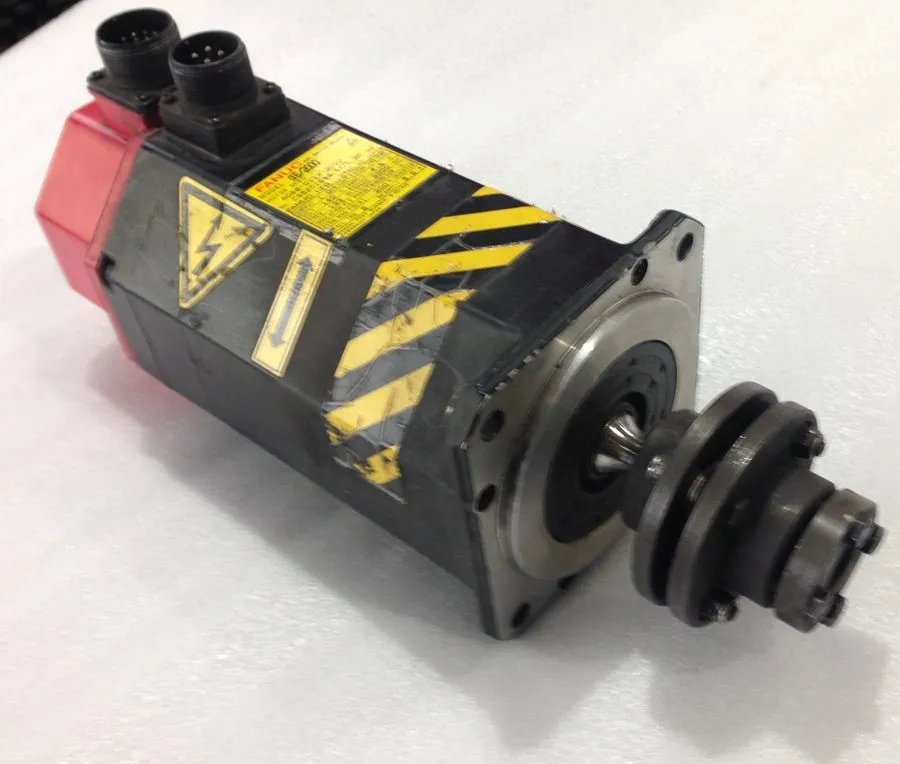 Серводвигатель FANUC α6/2000 AC Servo Motor 140V 1.0kW 2000RPM A06B-0127-B077