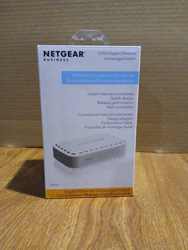 Коммутатор NETGEAR 5-Port Gigabit Ethernet Switch (GS605NA) -fast