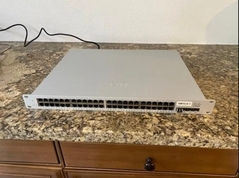 Коммутатор CISCO MERAKI MS220-48-HW 48Port Gigabit Cloud Managed Switch UNCLAIME