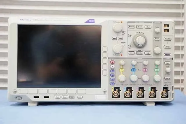 Осциллограф Tektronix DPO4034B Digital Phosphor Oscilloscope 350MHz, 4Ch, 2.5GS/