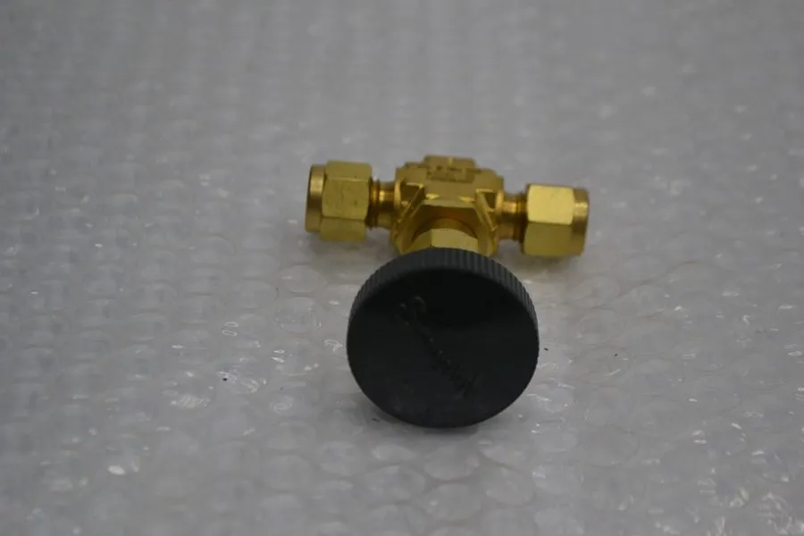 Клапан Swagelok Whitey Globe Valve P/N B-1KS4 Size 1/4"