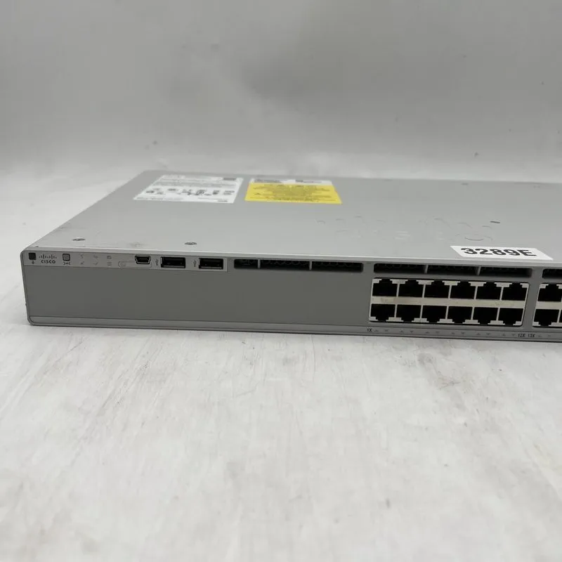 Коммутатор Cisco C9200L-48T-4G-E 48 Port Data Gigabit Switch — фото лота 2