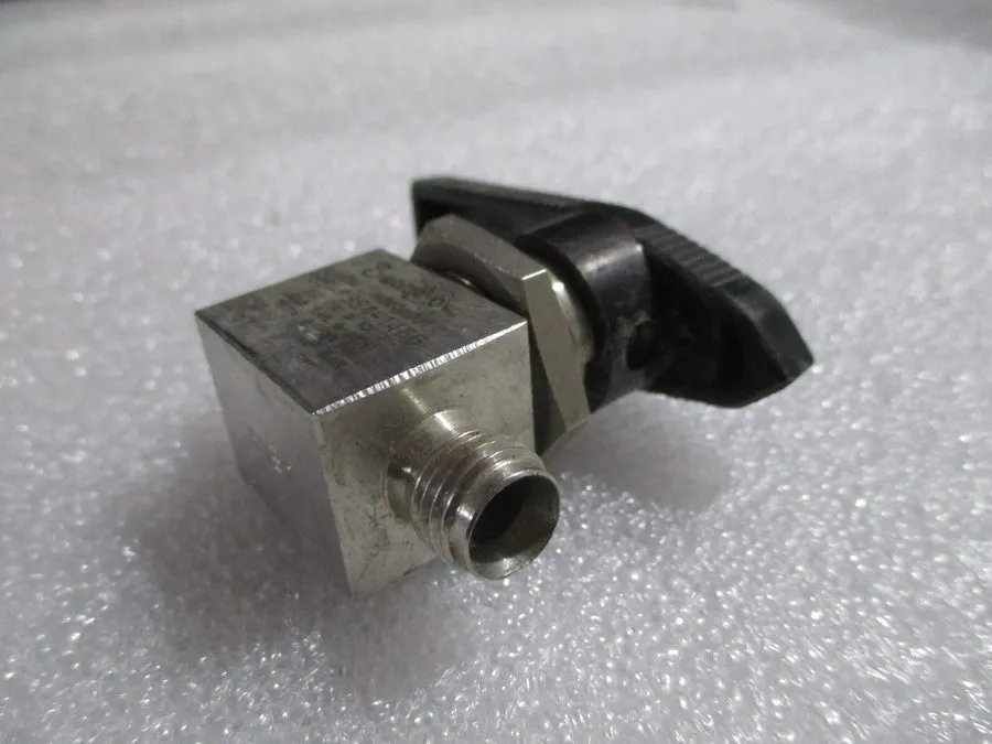Клапан SWAGELOK SS-43S4-1466 Ball Valve 1/4" FNPT x 1/4" T, 131659