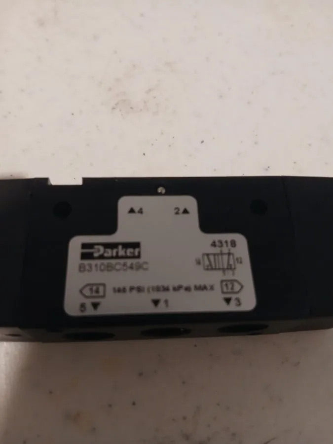 Пневмоклапан Parker Pneumatic Valve B3H0BC549C, 145PSI, 24V (b451)