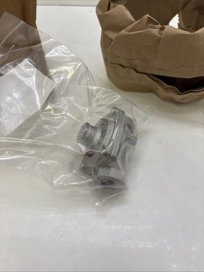 Трубопроводная арматура Cooktop Pressure Regulator 5304519943 Frigidaire FFGC301 — фото лота 2