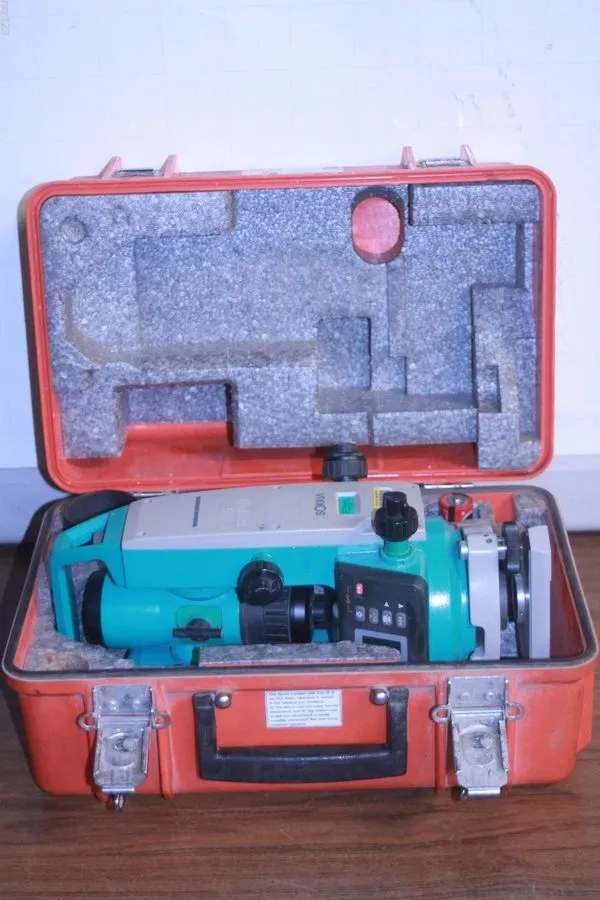 Теодолит Sokkia Digital Electronic Theodolite DT500A