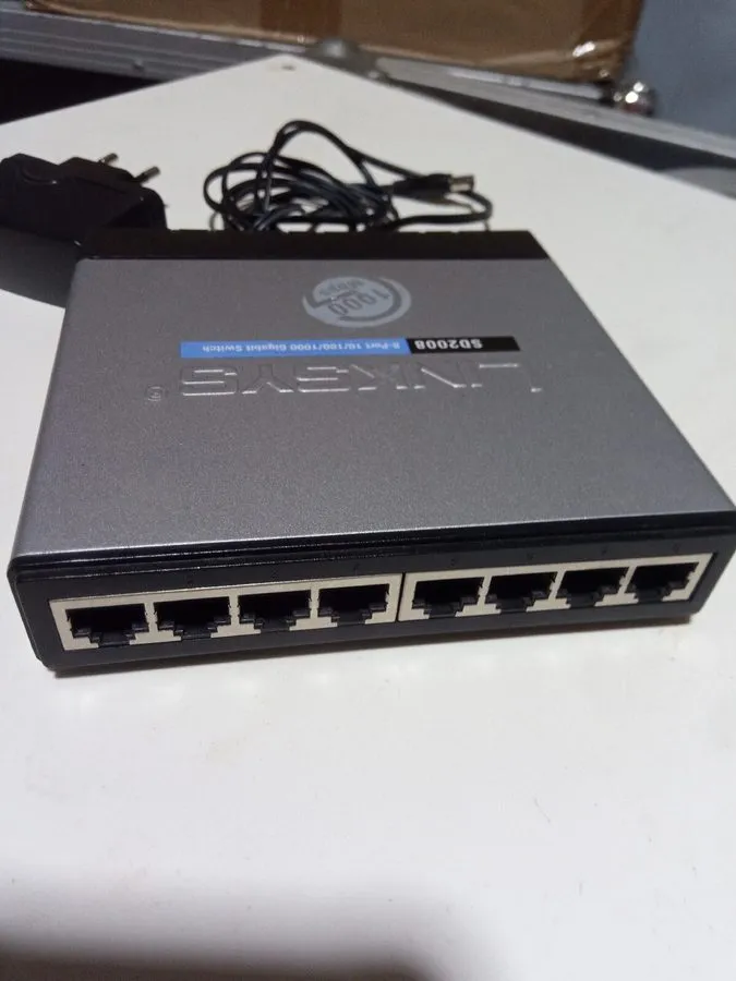 Коммутатор Cisco 8 Port 10/100/1000 Gigabit Ethernet Switch SD2008