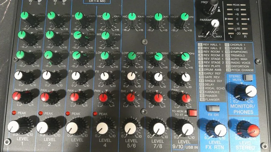 Микшерный пульт YAMAHA MG10XU Analog Mixing Console Audio Interface Mixer Effect — фото лота 2