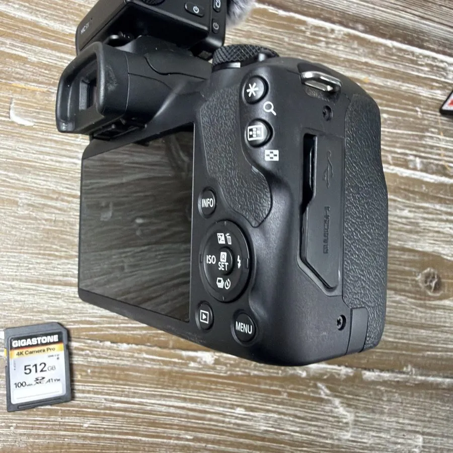 Фотокамера Canon EOS R100 EOS R Mirrorless 24.1MP Black w/ RF-S 18-45mm Lens — фото лота 2