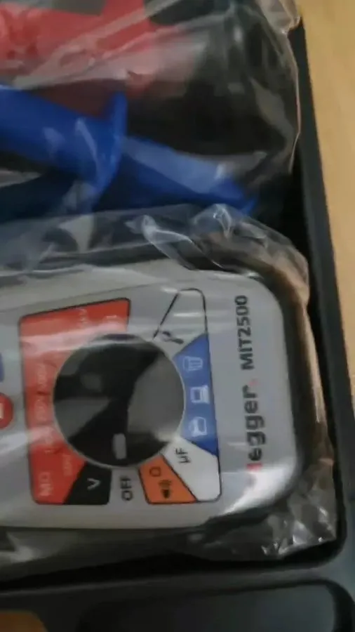 Тестер Megger MIT2500 Insulation Tester, 4.25" Width, 9.00" Length