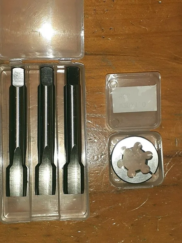 Режущий инструмент M2.5-M14 M16 M18 M20 M22 M24 M25 M30 HSS hand Tap set+split d