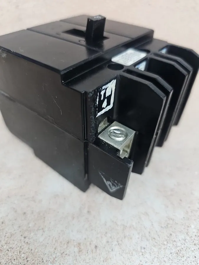 Автоматический выключатель Cutler Hammer GHB3030 30A 480V 3-Pole Circuit Breaker