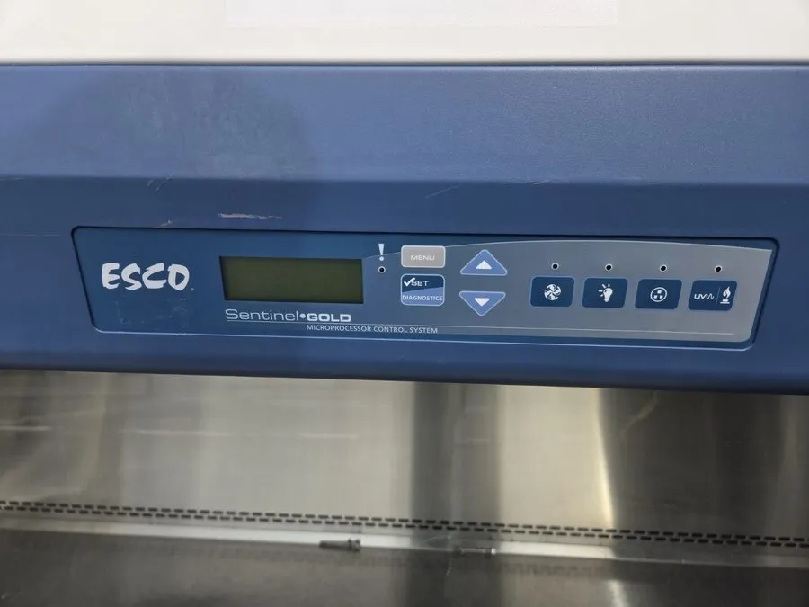 Лабораторный шкаф Labculture ESCO LA2-6A2 6' Biosafety Cabinet W/Legs, Decontami — фото лота 1