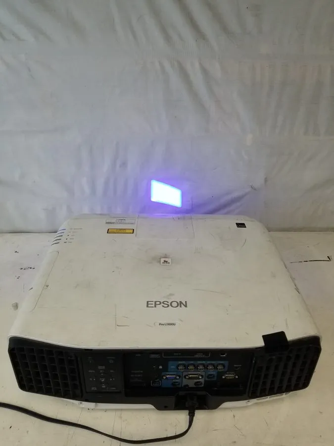 Проектор Epson Pro L1490U Laser 3LCD 9,000 Lumen 4K Enhancement Projector w/ ELP