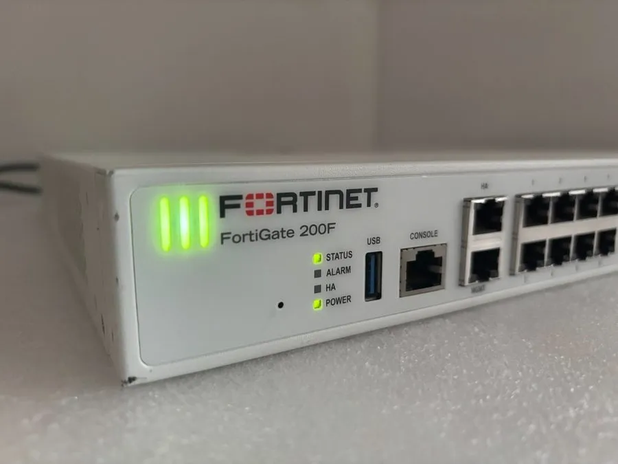 Межсетевой экран Fortinet FortiGate 200F FG-200F Firewall Appliance 1U Rackmount