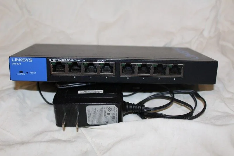 Коммутатор Linksys LGS308 8-Port Smart Gigabit Switch