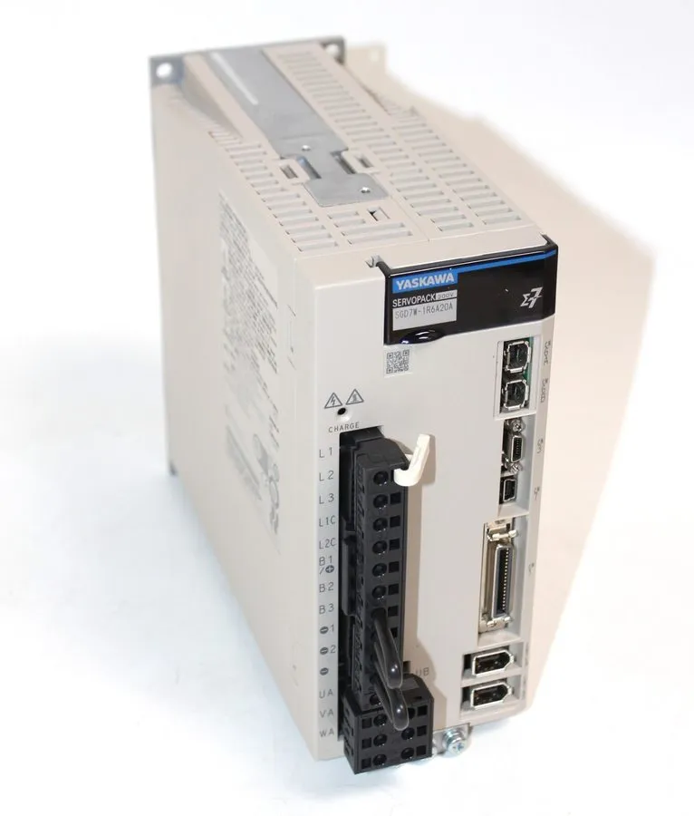 Сервопривод YASKAWA SIGMA7 SGD7W-1R6A20A SERVOPACK 200W