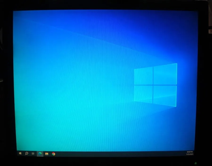 Монитор Dell UltraSharp 17-inch Flat Panel LCD Monitor (1704FPT1)