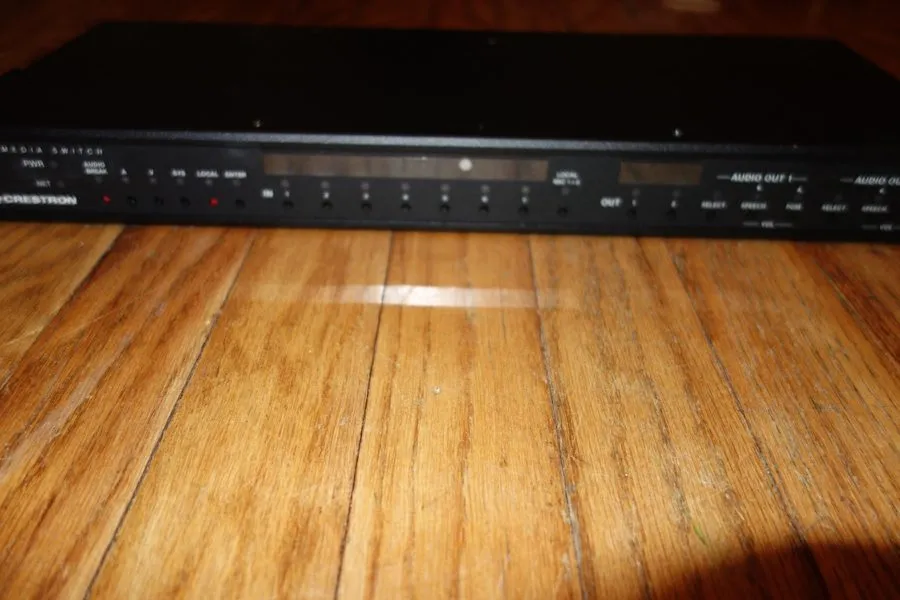 Матричный коммутатор Crestron QM-MD7X2 QuickMedia 7x2 Matrix Switcher Mixer