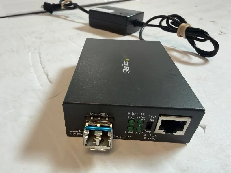 Медиаконвертер StarTech.com MCM1110MMLC GigaBit Ethernet Fiber Media Converter — фото лота 1