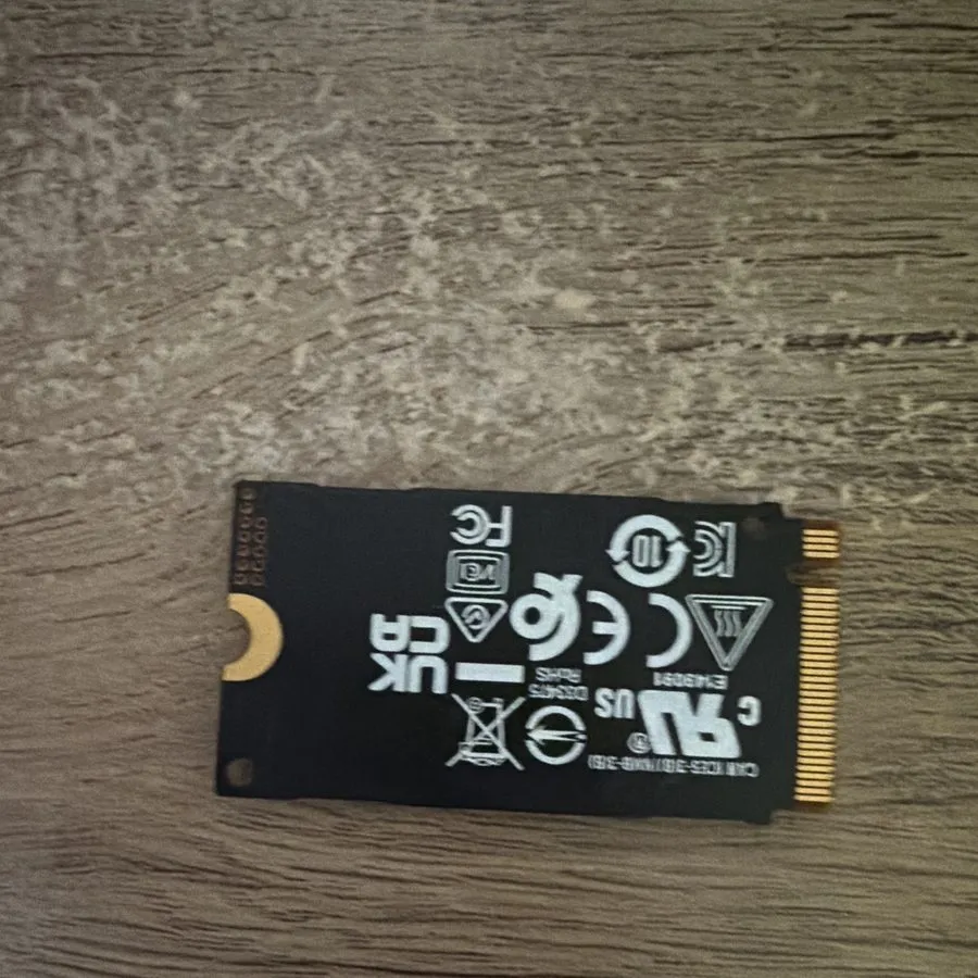 SSD-накопитель Samsung PM991 NVMe M.2 512GB SSD MZALQ512HALU-000L1 SSS0L25172