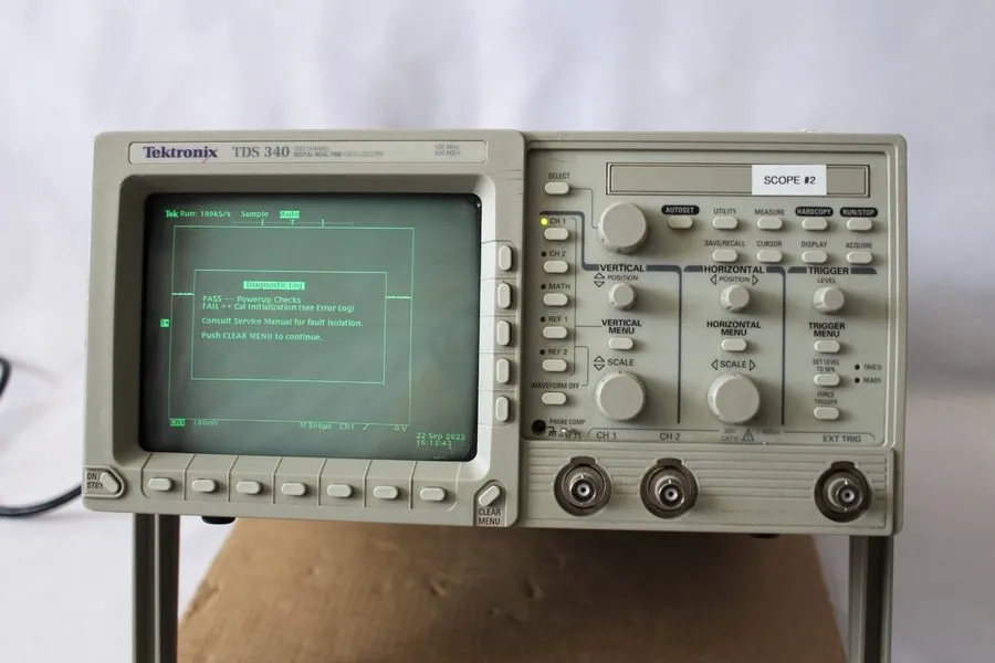 Осциллограф TEKTRONIX TDS340 Digital Oscilloscope 100MHz 2-ch 500 MS/s — фото лота 2