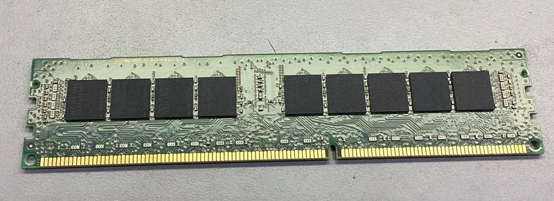 Модуль памяти Samsung 8GB 1Rx4 PC3L-12800R-11-12-C2-D3 M393B1G70QH0-YK0 DDR3 ECC